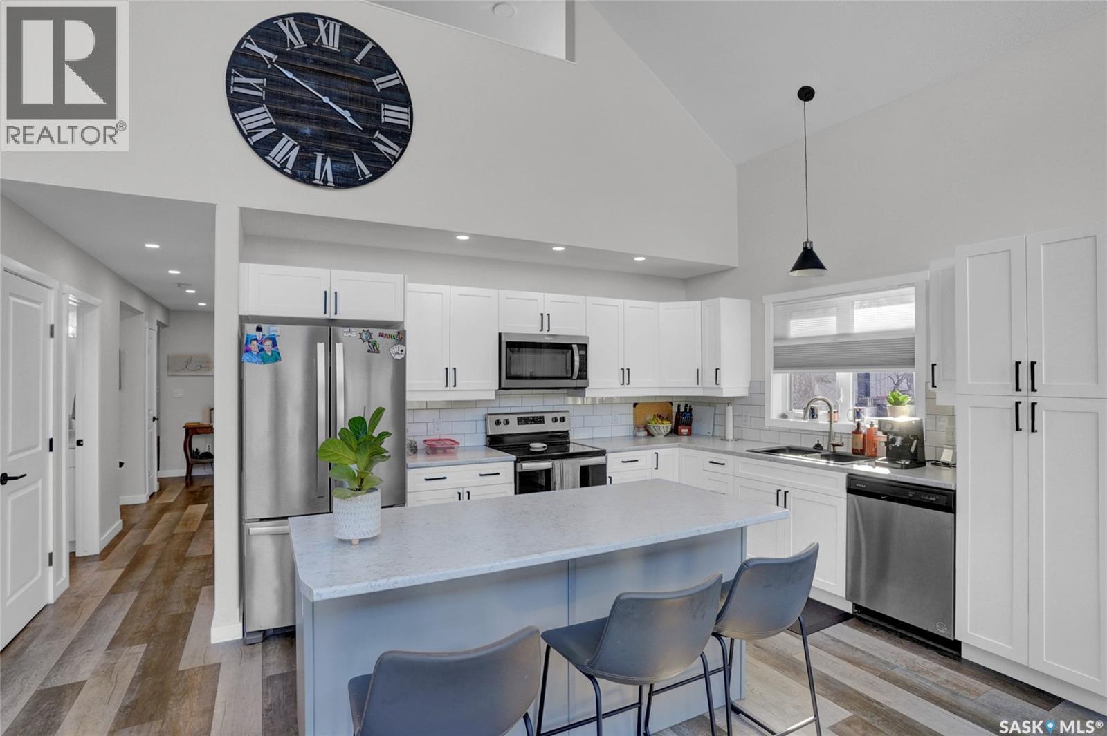 335 Daniel Drive, North Grove, SK - Indoor Photo Showing Kitchen With Upgraded Kitchen