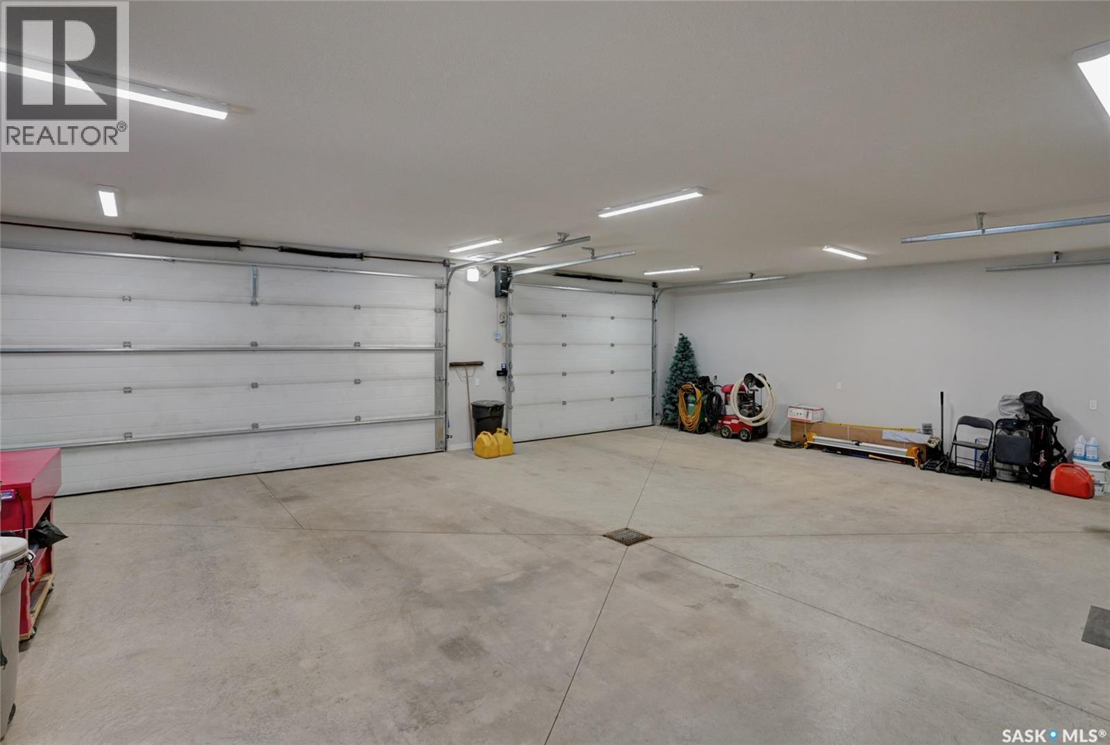 335 Daniel Drive, North Grove, SK - Indoor Photo Showing Garage