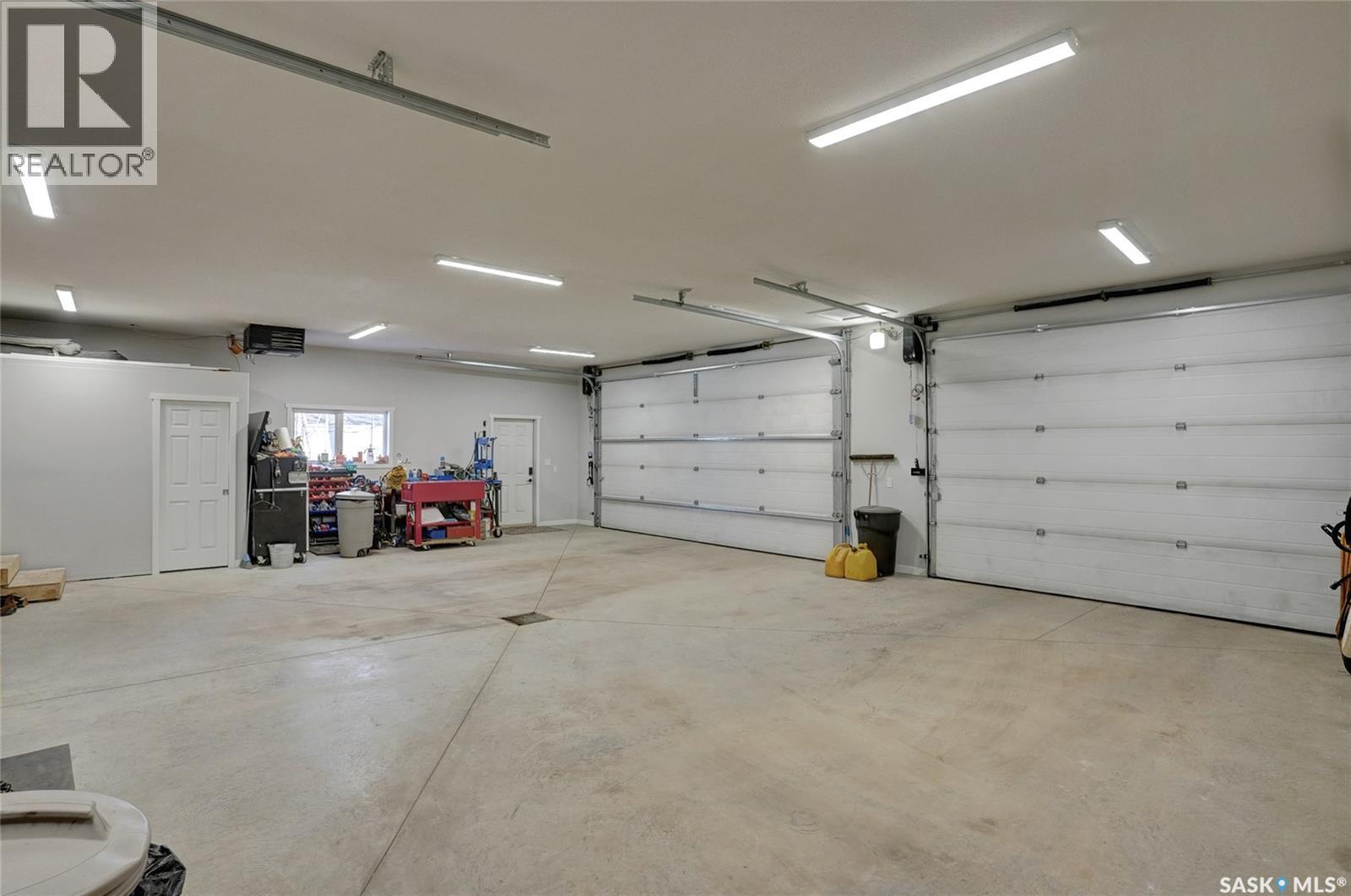 335 Daniel Drive, North Grove, SK - Indoor Photo Showing Garage