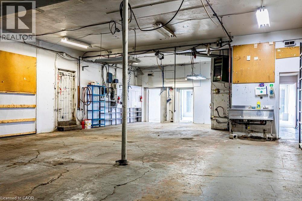 955 Barton Street E, Hamilton, ON