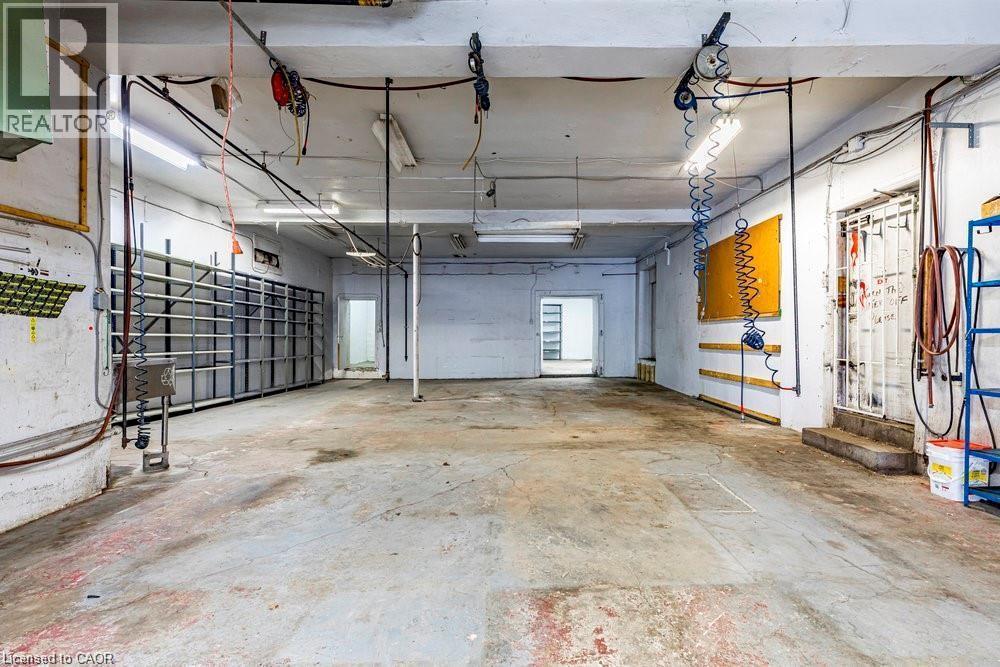 955 Barton Street E, Hamilton, ON