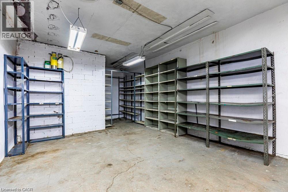 955 Barton Street E, Hamilton, ON