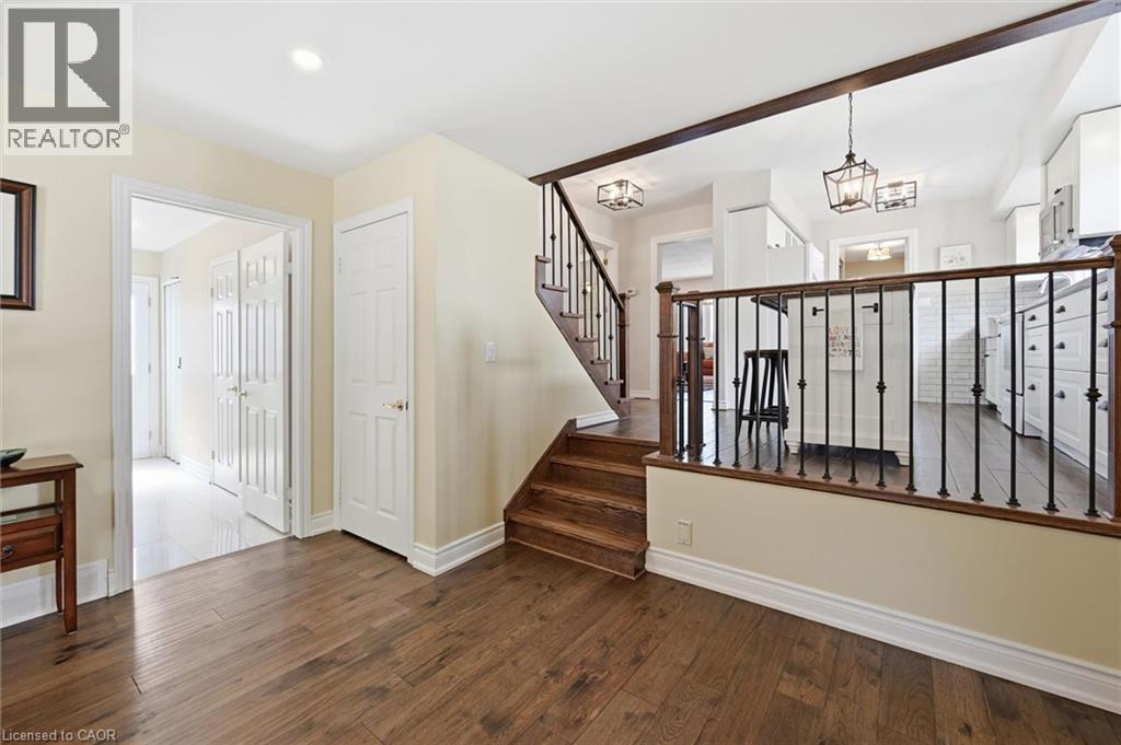 2648 Cavendish Drive, Burlington, ON - Indoor Photo Showing Other Room