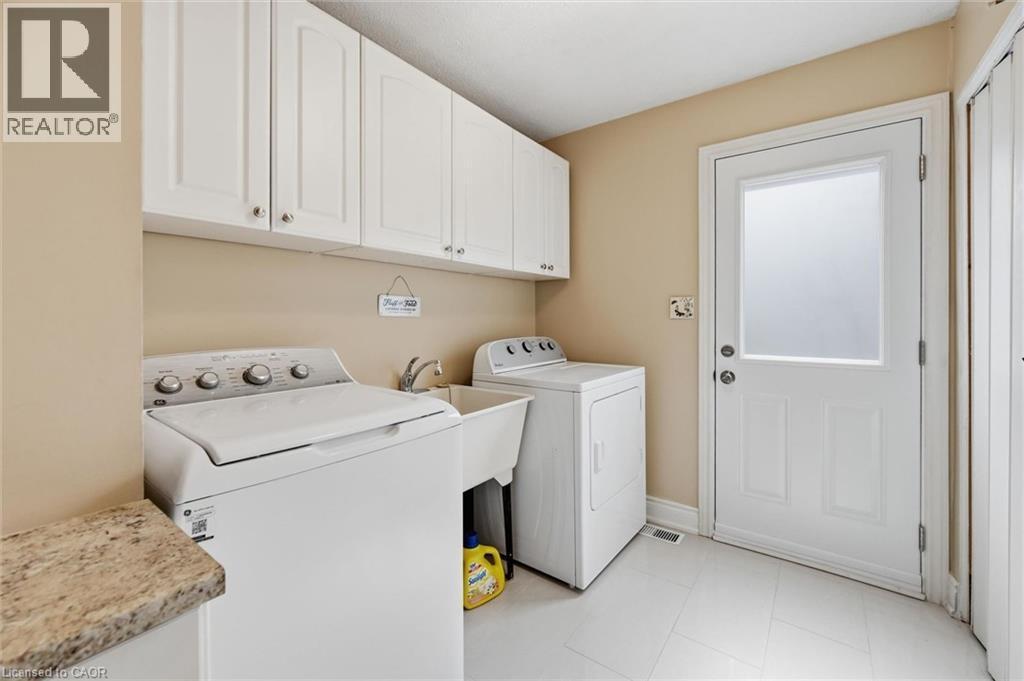 Side Door Access. - 2648 Cavendish Drive, Burlington, ON - Indoor Photo Showing Laundry Room