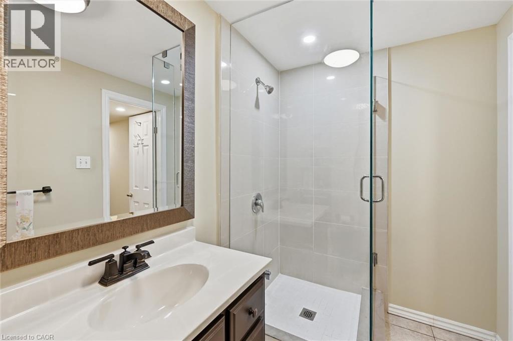 3 Pc - 2648 Cavendish Drive, Burlington, ON - Indoor Photo Showing Bathroom
