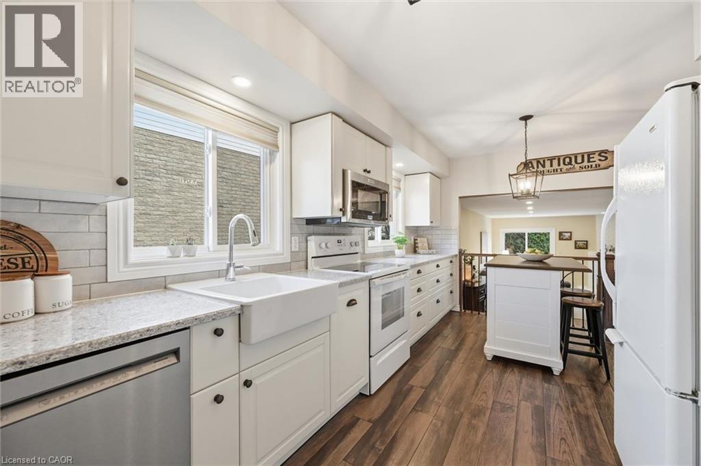Porcelain Flooring - 2648 Cavendish Drive, Burlington, ON - Indoor Photo Showing Kitchen