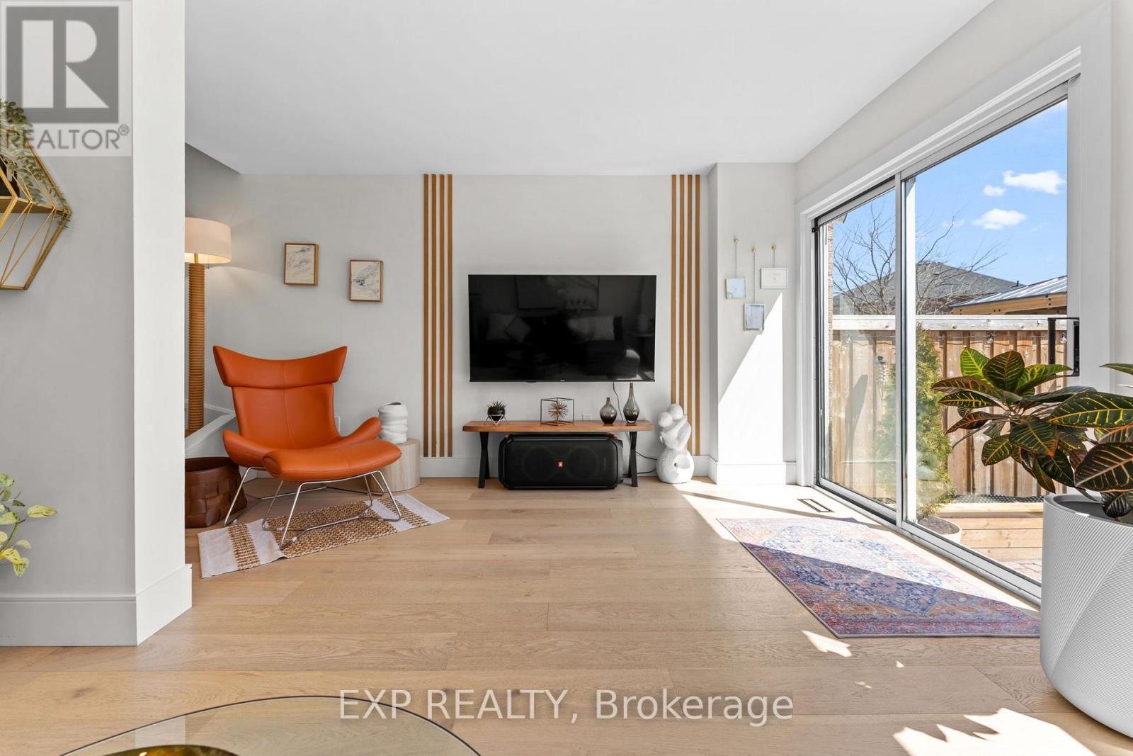 7224 Visor Gate, Mississauga, ON - Indoor Photo Showing Living Room