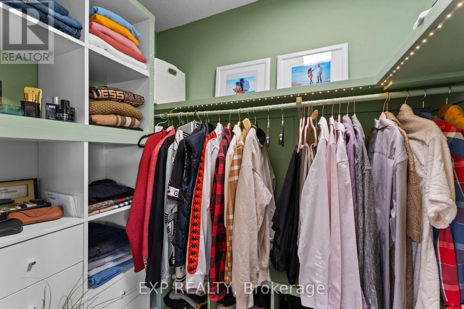 7224 Visor Gate, Mississauga, ON - Indoor With Storage