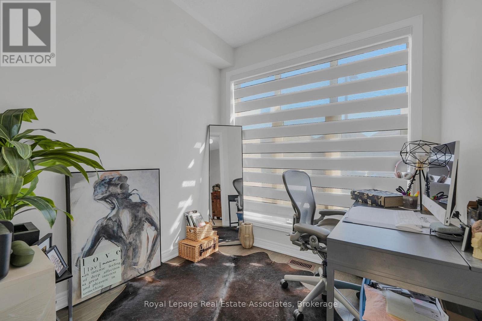 1386 Davis Loop, Innisfil, ON - Indoor Photo Showing Other Room