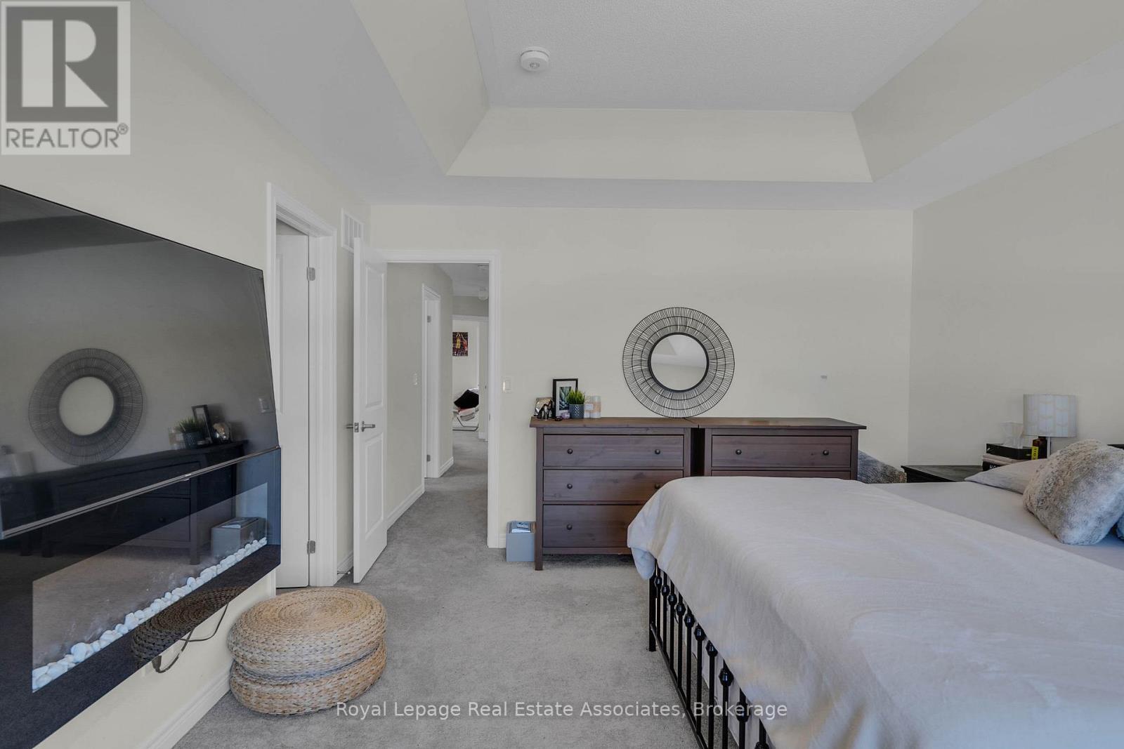 1386 Davis Loop, Innisfil, ON - Indoor Photo Showing Bedroom