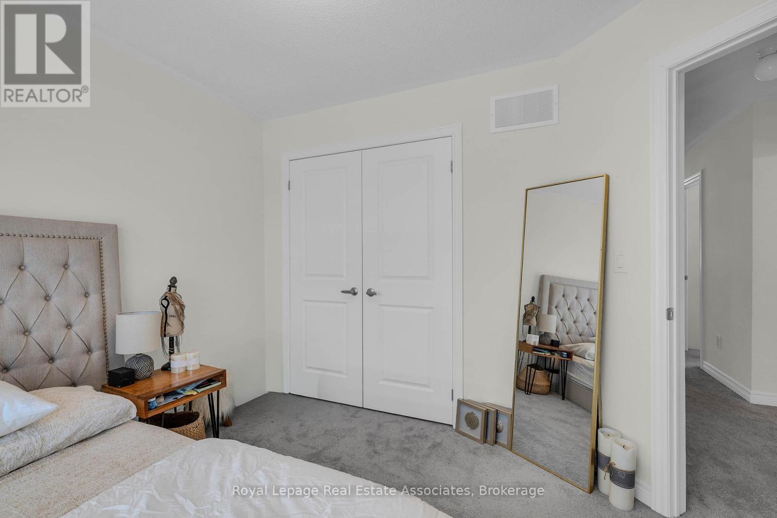 1386 Davis Loop, Innisfil, ON - Indoor Photo Showing Bedroom