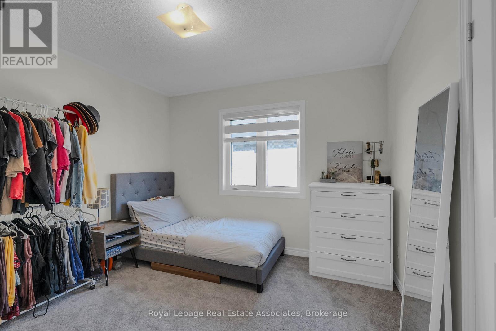 1386 Davis Loop, Innisfil, ON - Indoor Photo Showing Bedroom