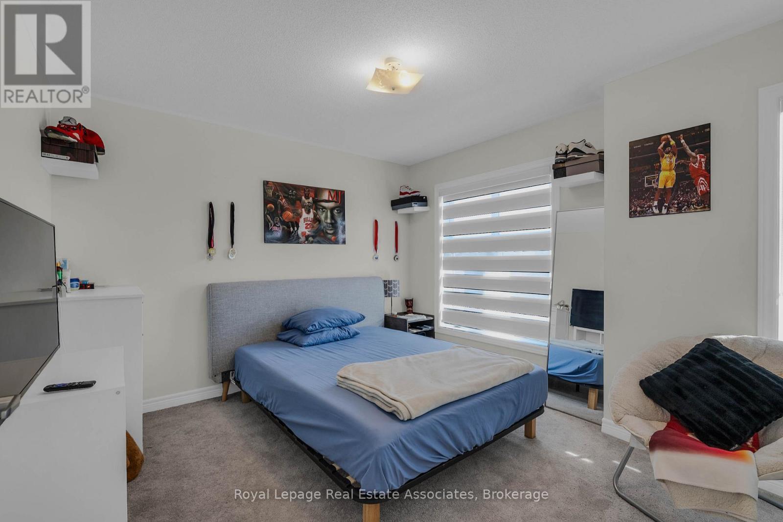 1386 Davis Loop, Innisfil, ON - Indoor Photo Showing Bedroom