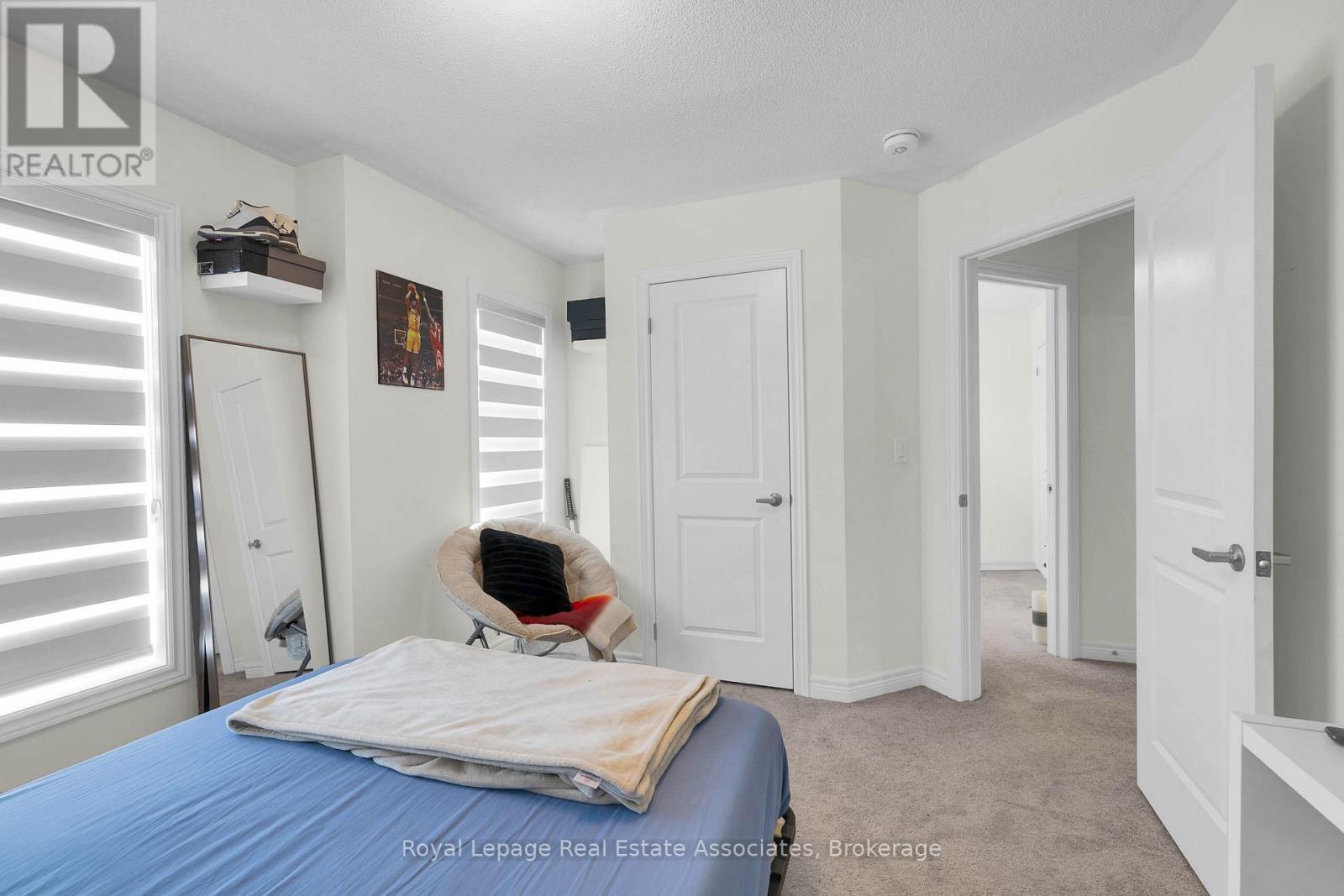 1386 Davis Loop, Innisfil, ON - Indoor Photo Showing Bedroom