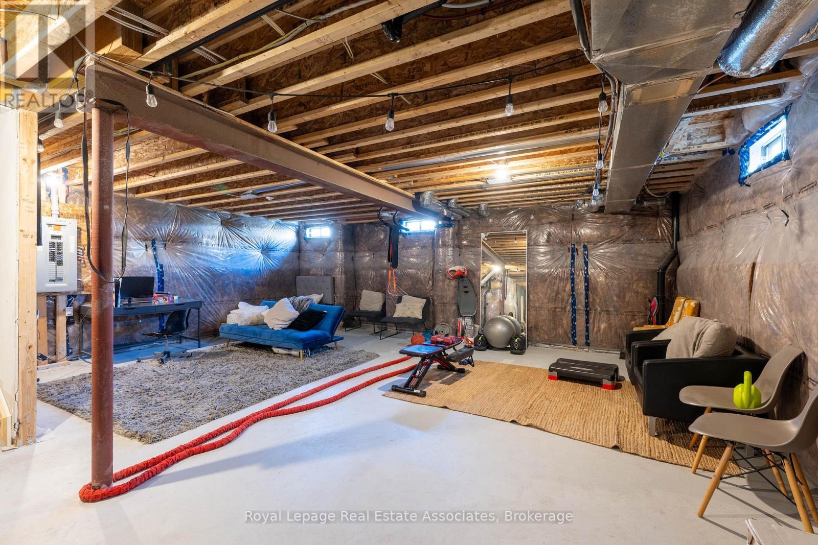 1386 Davis Loop, Innisfil, ON - Indoor Photo Showing Basement