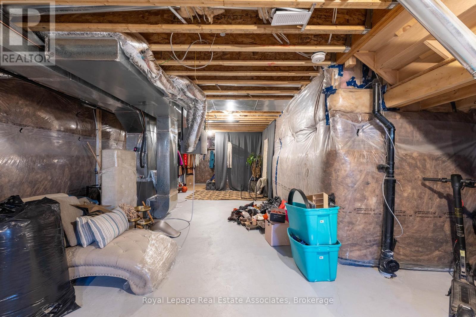1386 Davis Loop, Innisfil, ON - Indoor Photo Showing Basement