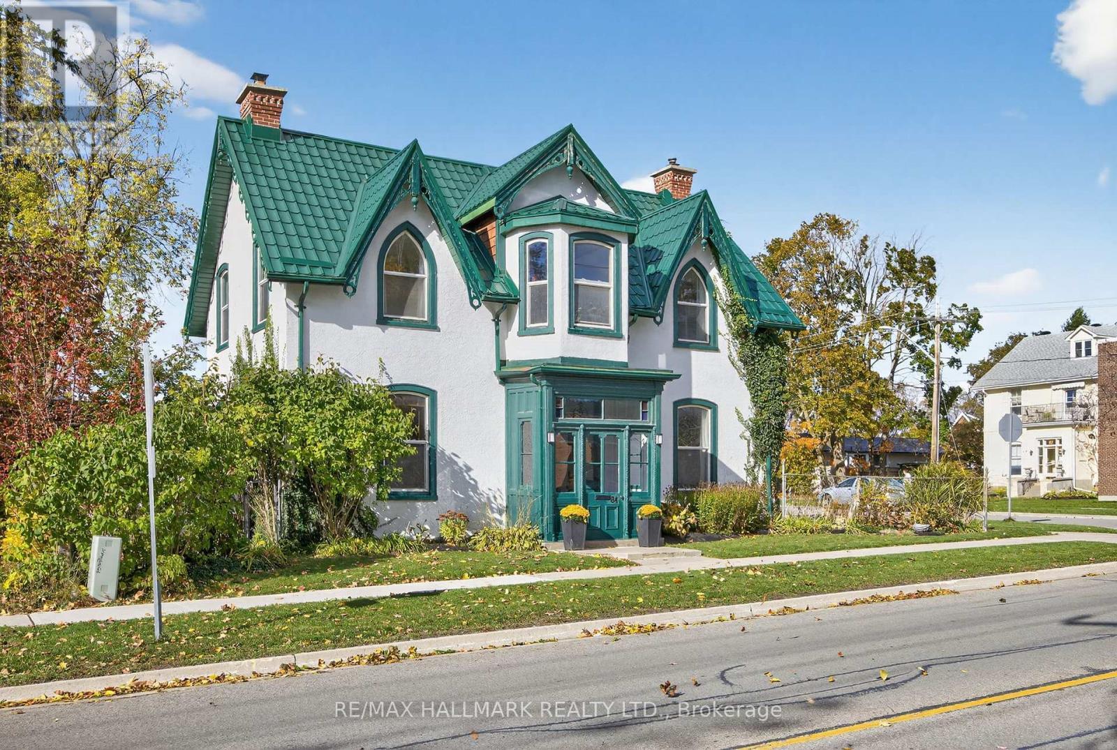 84 Wellington Street E, Barrie, ON - Outdoor With Facade