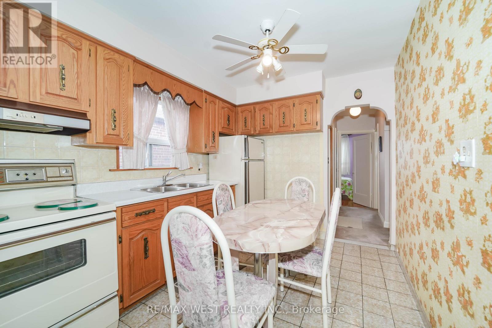 617 Caledonia Road, Toronto, ON - Indoor Photo Showing Kitchen With Double Sink