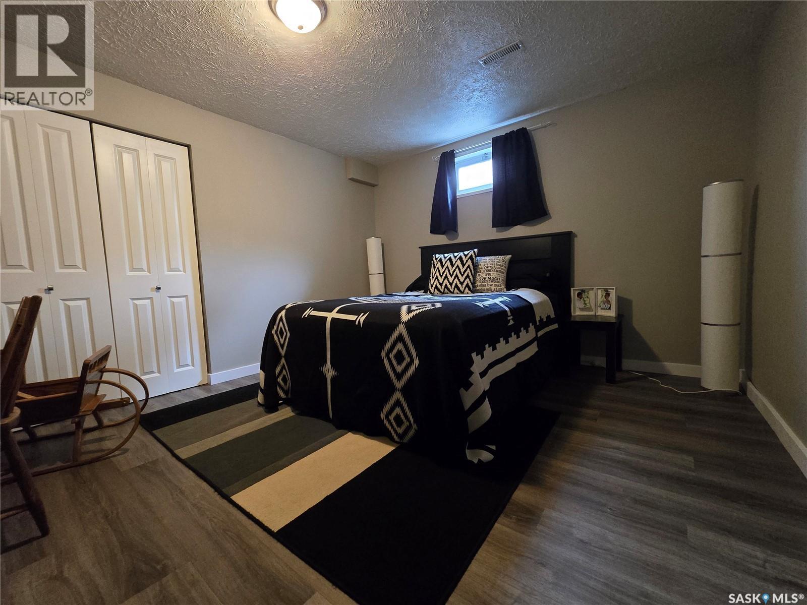 119 Montgomery Crescent, Weyburn, SK - Indoor Photo Showing Bedroom
