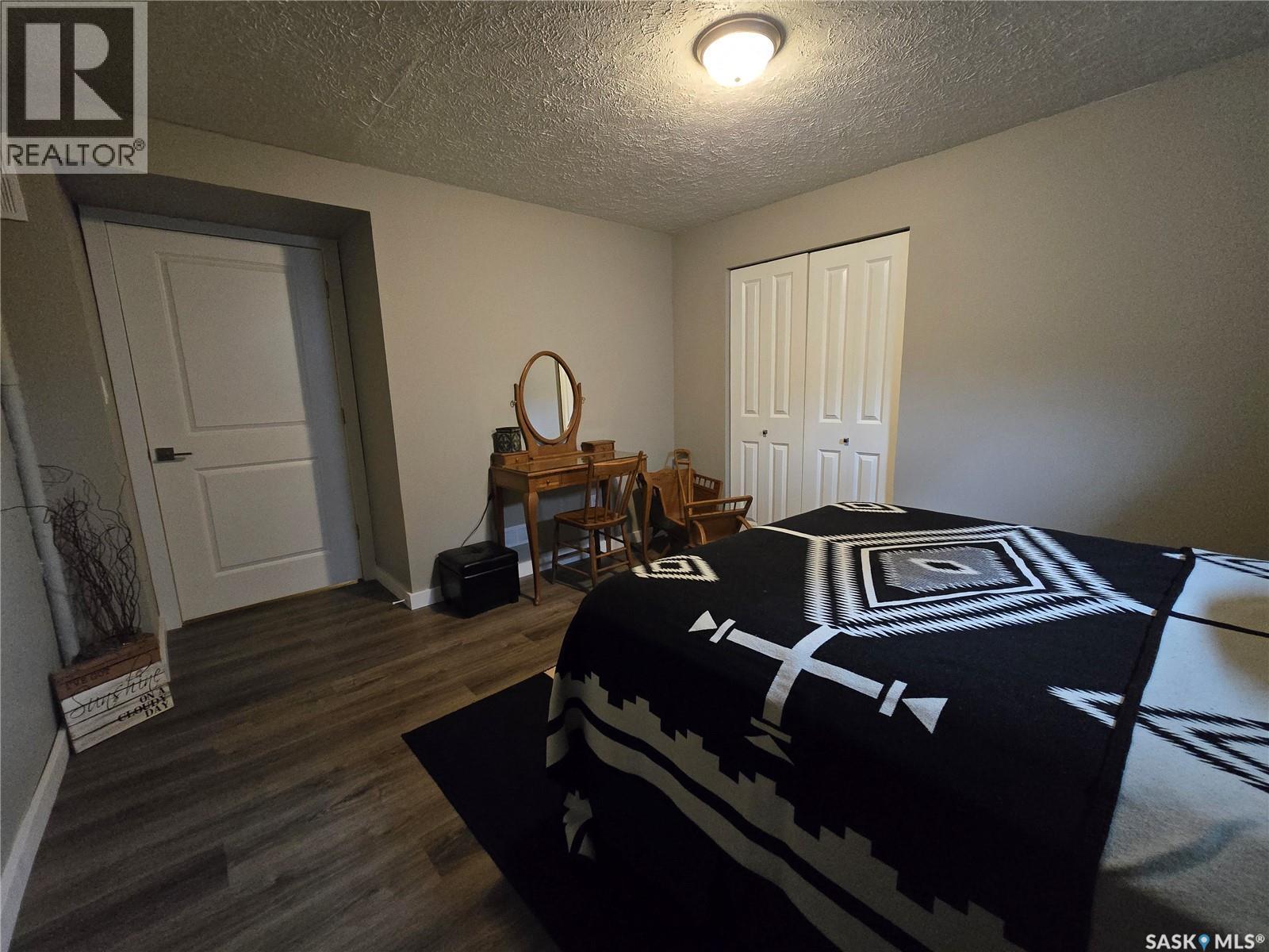 119 Montgomery Crescent, Weyburn, SK - Indoor Photo Showing Bedroom