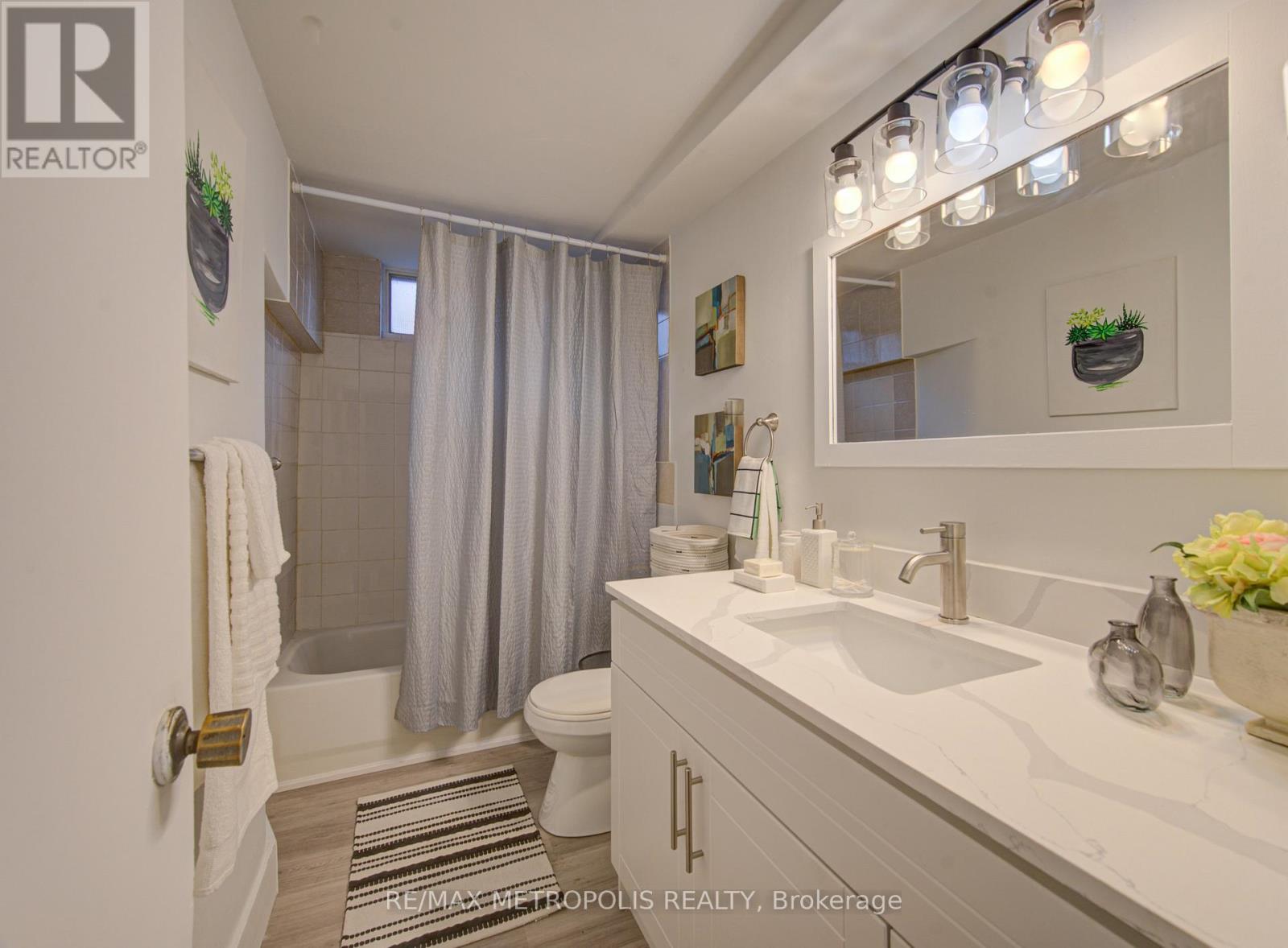 93 Linnwood Avenue, Cambridge, ON - Indoor Photo Showing Bathroom