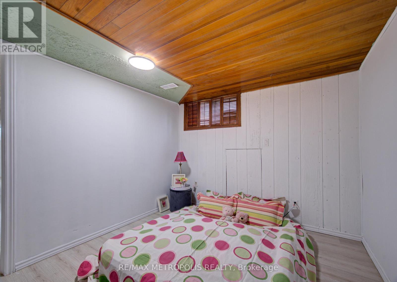 93 Linnwood Avenue, Cambridge, ON - Indoor Photo Showing Bedroom