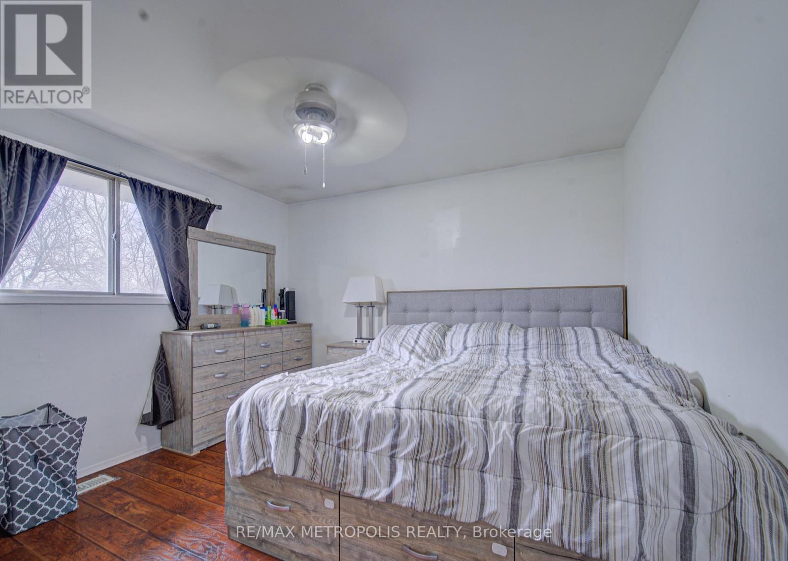 93 Linnwood Avenue, Cambridge, ON - Indoor Photo Showing Bedroom