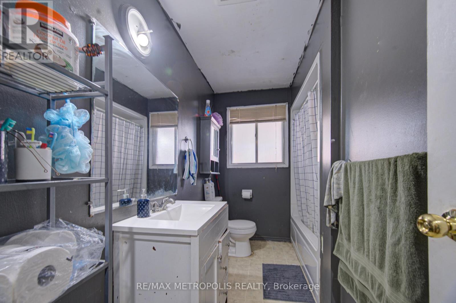 93 Linnwood Avenue, Cambridge, ON - Indoor Photo Showing Laundry Room