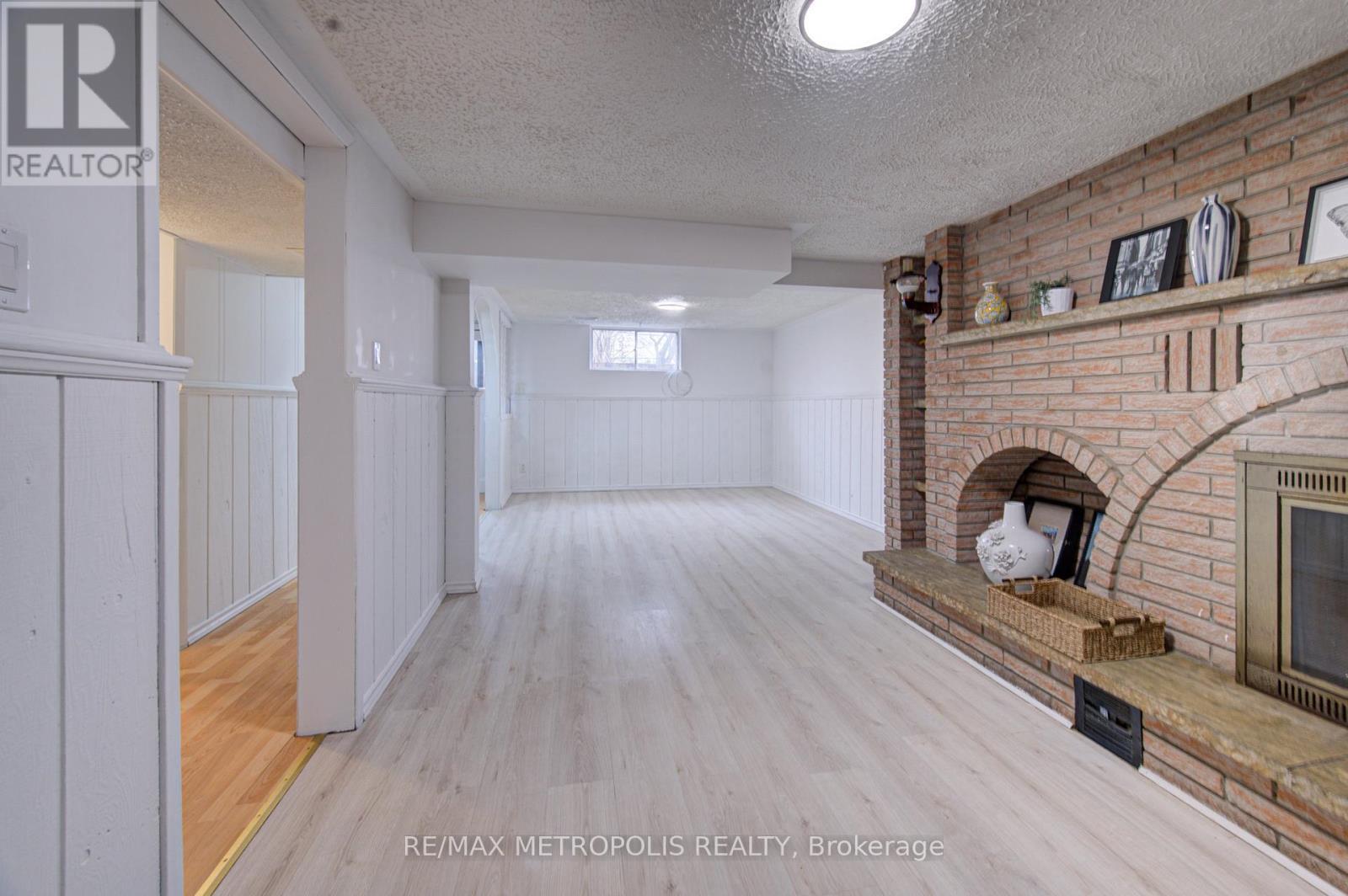 93 Linnwood Avenue, Cambridge, ON - Indoor Photo Showing Other Room With Fireplace