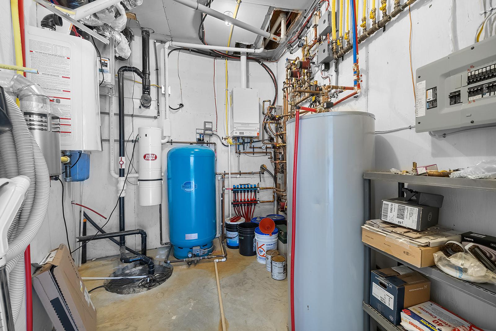3584 St. Mary Lake Road, Kimberley, BC - Indoor Photo Showing Basement