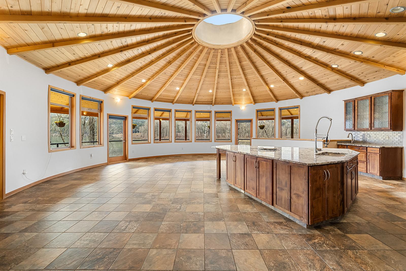 3584 St. Mary Lake Road, Kimberley, BC - Indoor