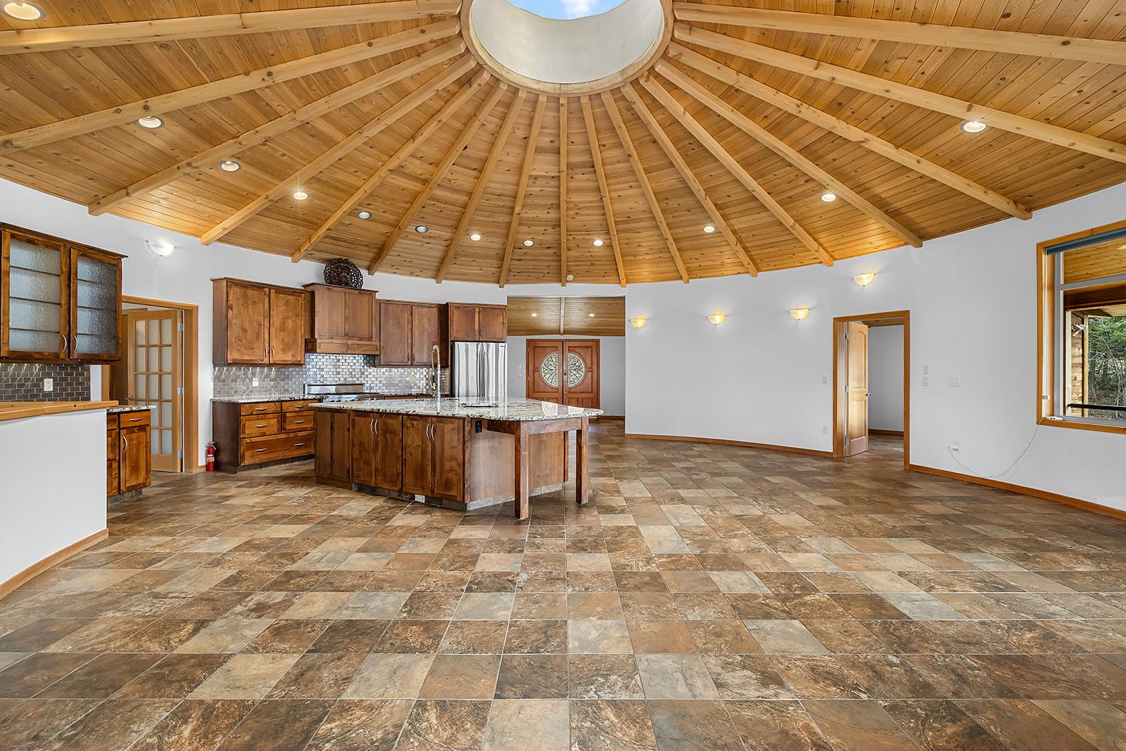 3584 St. Mary Lake Road, Kimberley, BC - Indoor Photo Showing Kitchen