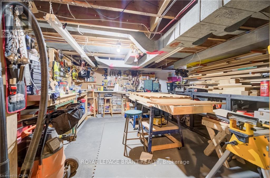 1864 Coronation Boulevard, Cambridge, ON - Indoor With Storage