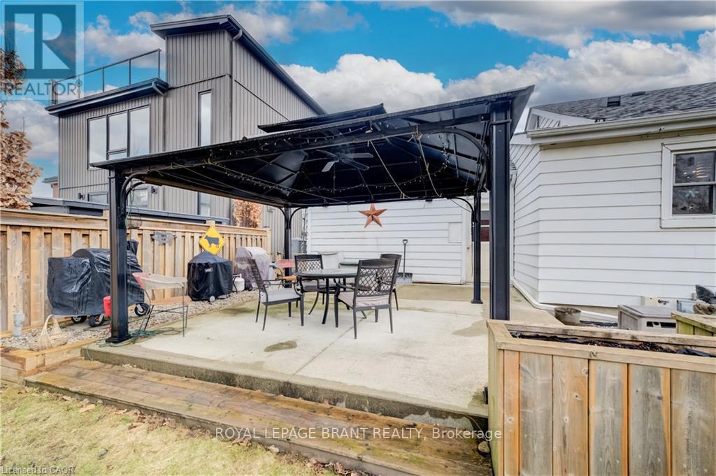 1864 Coronation Boulevard, Cambridge, ON - Outdoor With Deck Patio Veranda