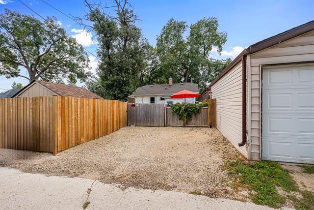 257 Winterton Ave, Winnipeg, MB