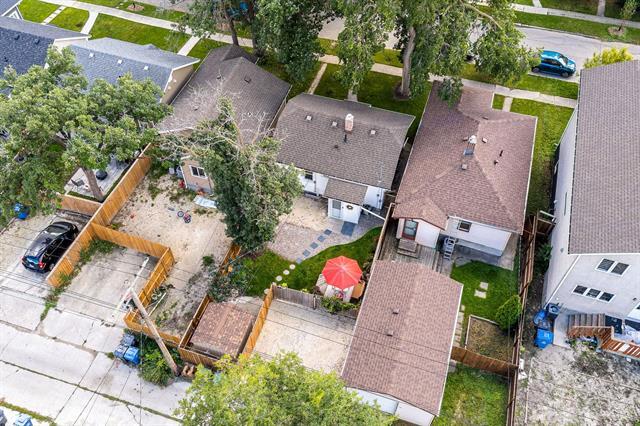 257 Winterton Ave, Winnipeg, MB