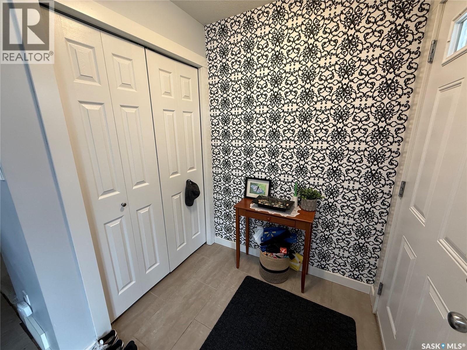 529 Alexandra Street, Weyburn, SK - Indoor