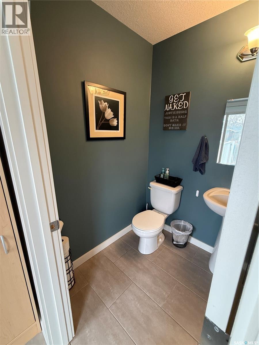 529 Alexandra Street, Weyburn, SK - Indoor Photo Showing Other Room