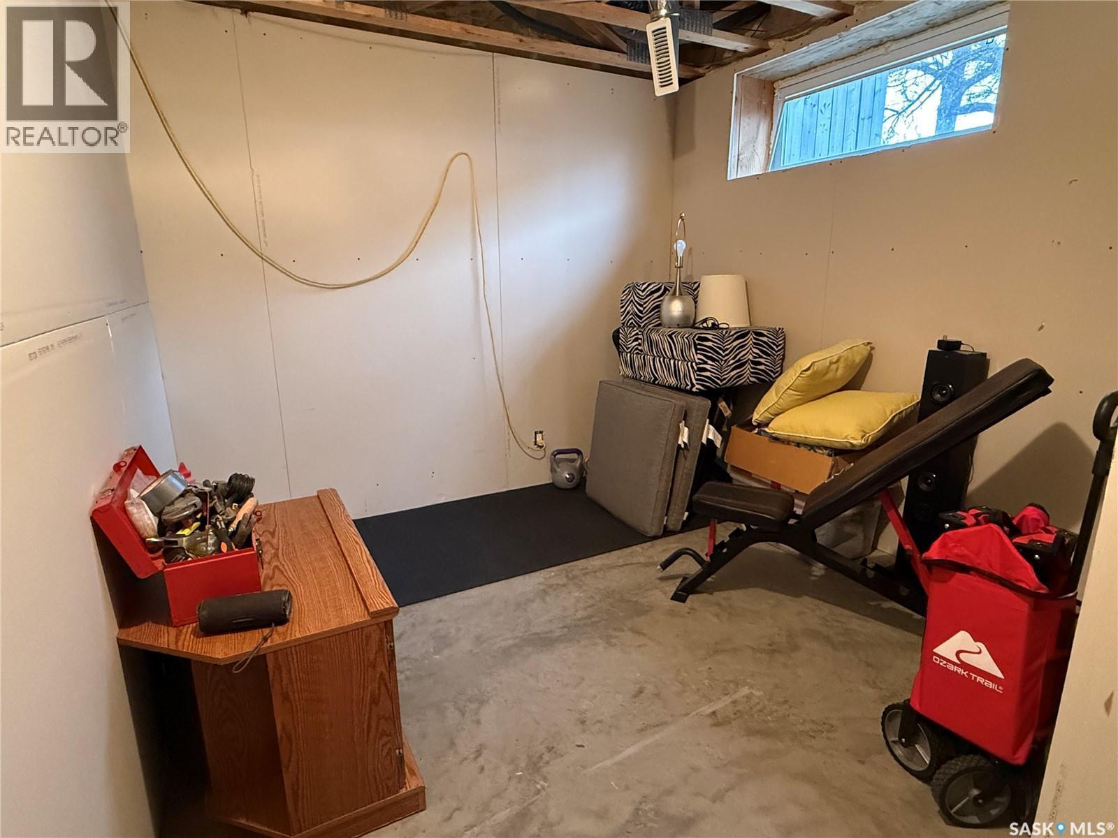 529 Alexandra Street, Weyburn, SK - Indoor Photo Showing Basement