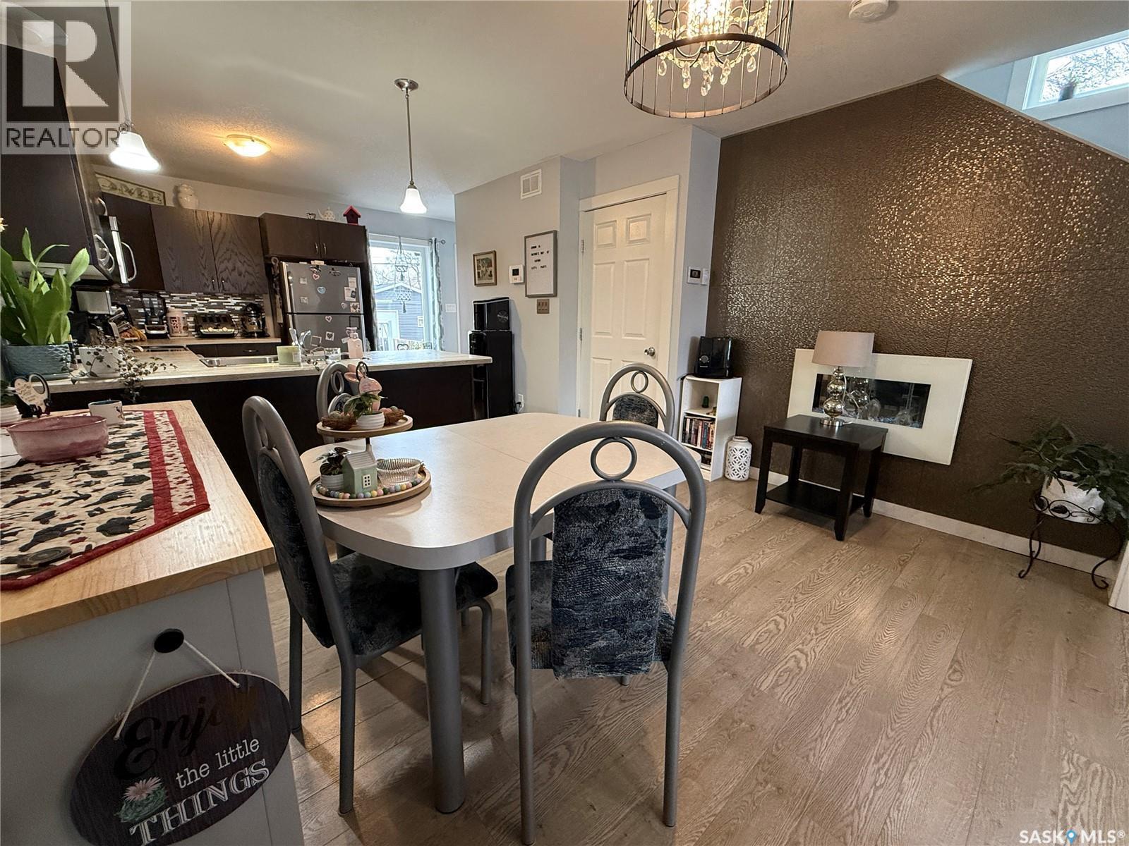 529 Alexandra Street, Weyburn, SK - Indoor Photo Showing Dining Room