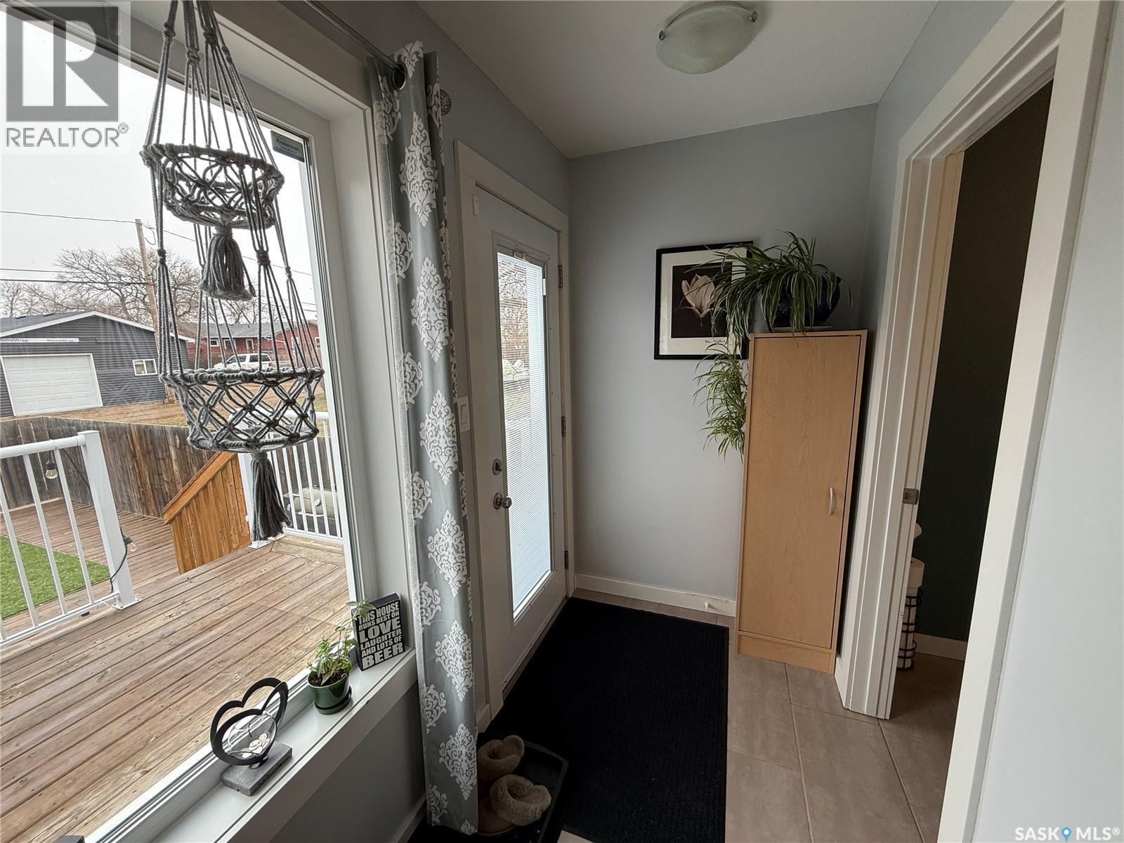 529 Alexandra Street, Weyburn, SK - Indoor Photo Showing Other Room