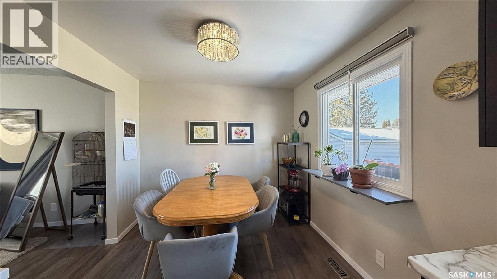 366 Meighen Crescent, Saskatoon, SK - Indoor Photo Showing Dining Room