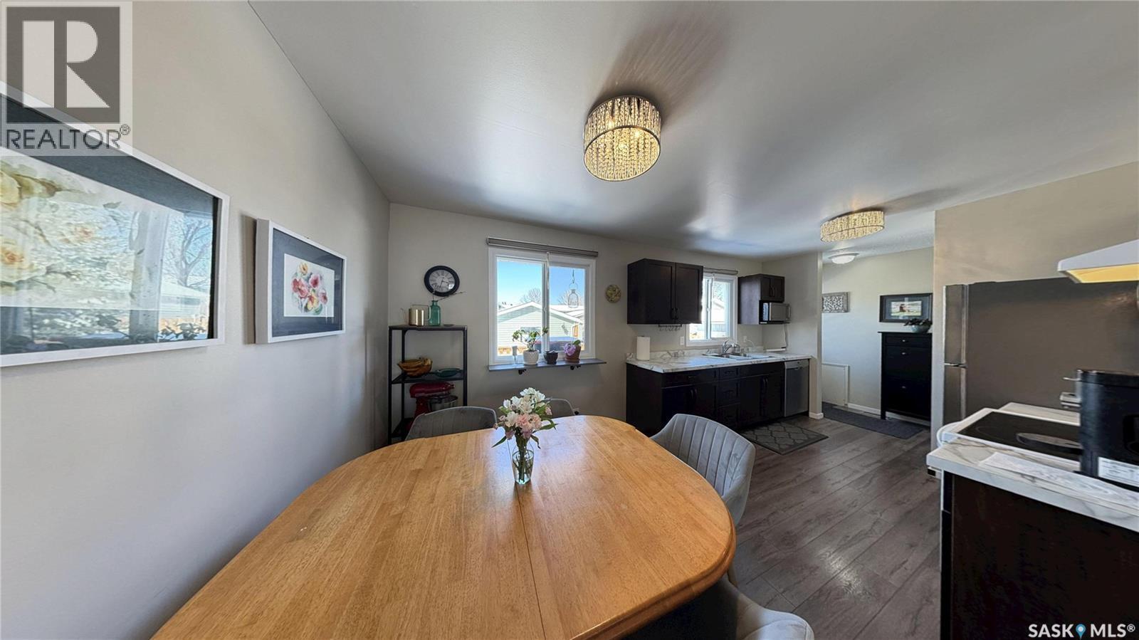 366 Meighen Crescent, Saskatoon, SK - Indoor Photo Showing Dining Room