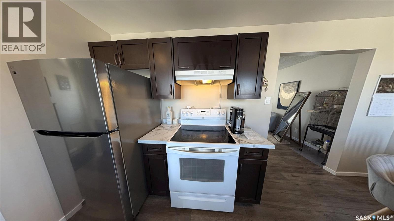 366 Meighen Crescent, Saskatoon, SK - Indoor Photo Showing Kitchen