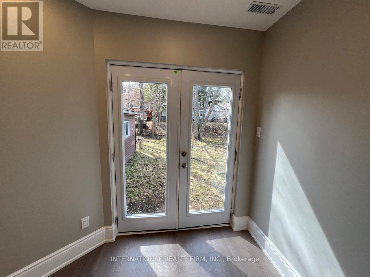 73 Murray Drive, Aurora, ON - Indoor Photo Showing Other Room