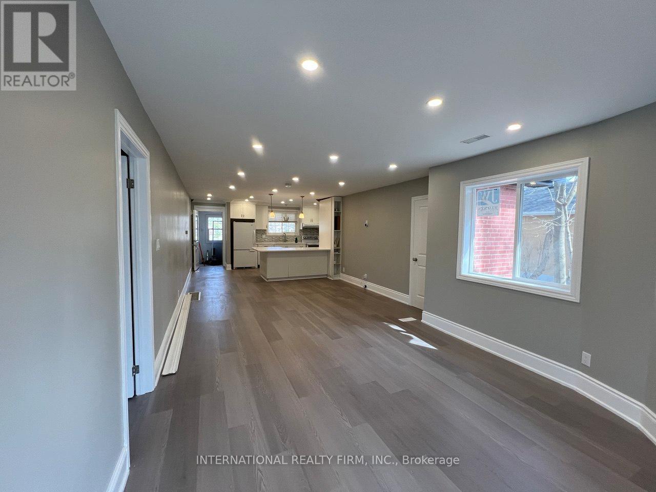 73 Murray Drive, Aurora, ON - Indoor Photo Showing Other Room