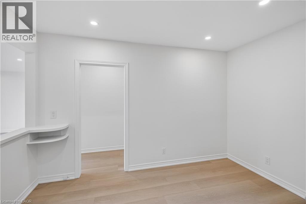 188 Tuxedo Avenue S, Hamilton, ON - Indoor Photo Showing Other Room