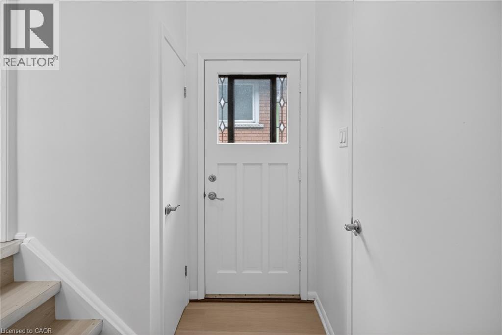 188 Tuxedo Avenue S, Hamilton, ON - Indoor Photo Showing Other Room