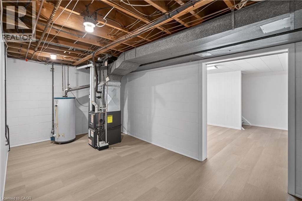 188 Tuxedo Avenue S, Hamilton, ON - Indoor Photo Showing Basement