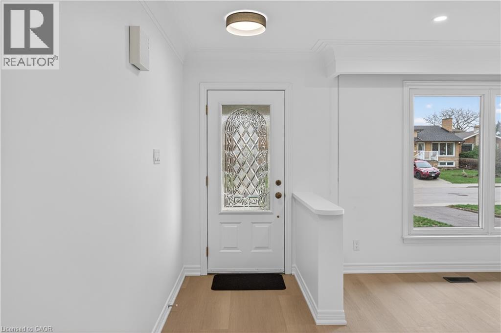 188 Tuxedo Avenue S, Hamilton, ON - Indoor Photo Showing Other Room